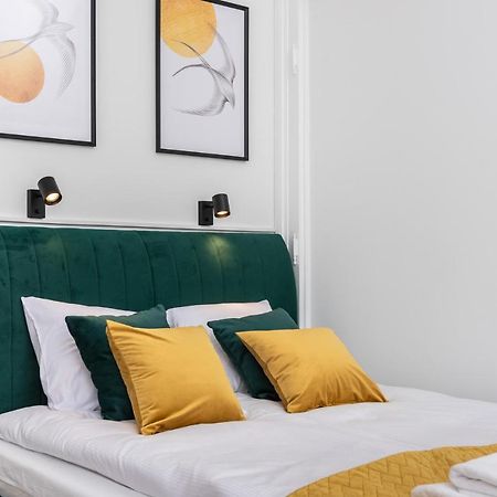 Premium Splendid Old Town Suites - By Upstairs Cracovie Extérieur photo
