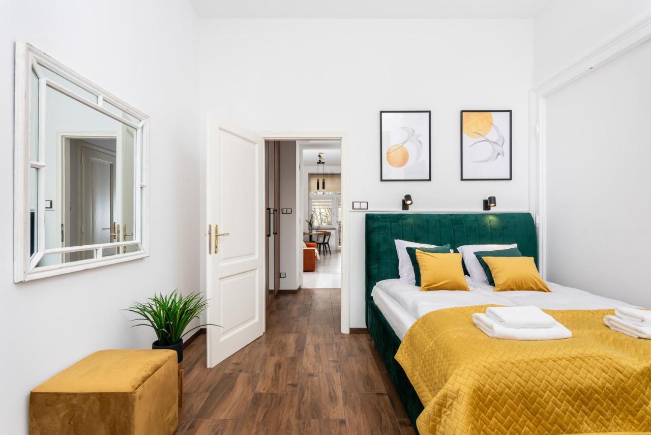 Premium Splendid Old Town Suites - By Upstairs Cracovie Extérieur photo